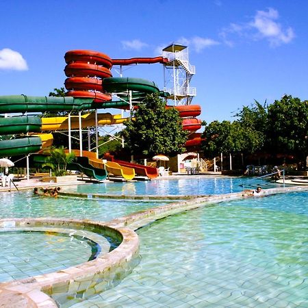 Diroma Resort Com Um Dia No Acqua Park Caldas Novas Kültér fotó