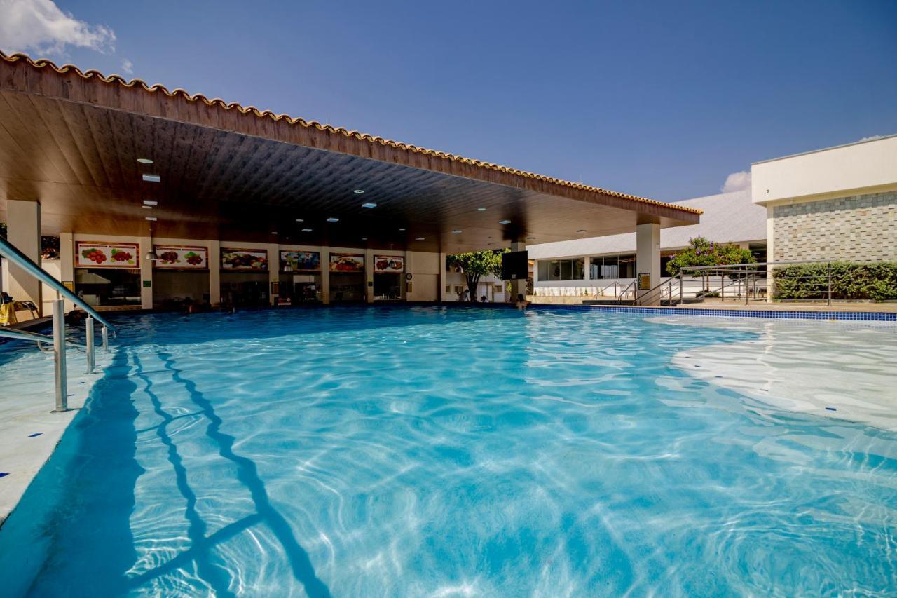 Diroma Resort Com Um Dia No Acqua Park Caldas Novas Kültér fotó
