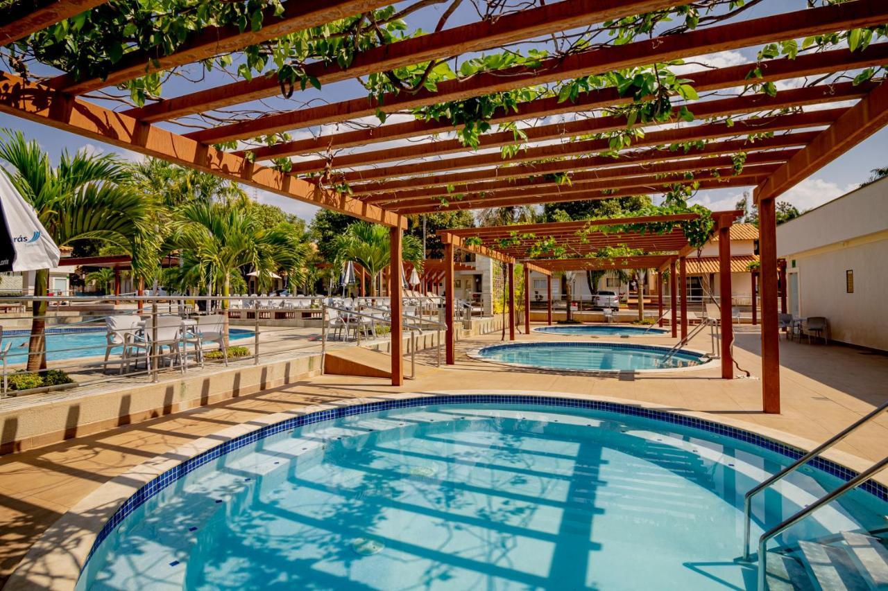 Diroma Resort Com Um Dia No Acqua Park Caldas Novas Kültér fotó