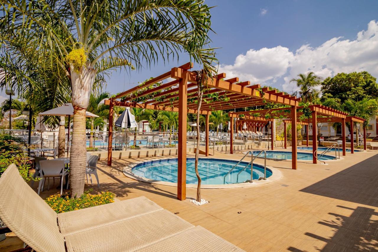 Diroma Resort Com Um Dia No Acqua Park Caldas Novas Kültér fotó