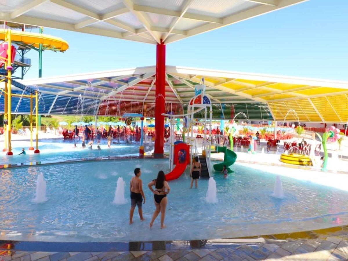 Diroma Resort Com Um Dia No Acqua Park Caldas Novas Kültér fotó